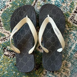 Gucci flip flops